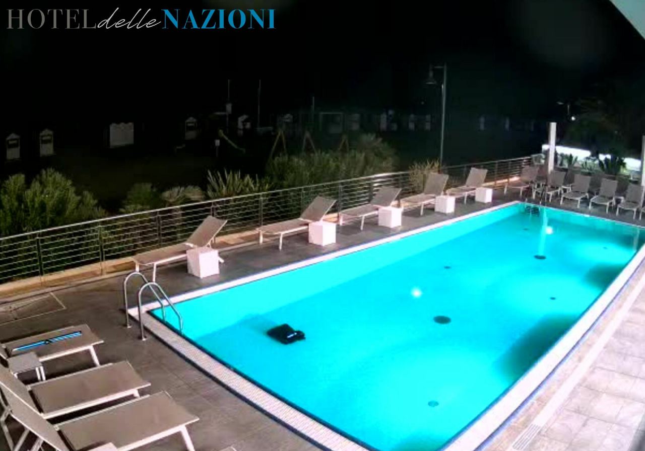 Hotel delle Nazioni a Caorle in diretta: Spiaggia di Ponente, spiaggia di ponente