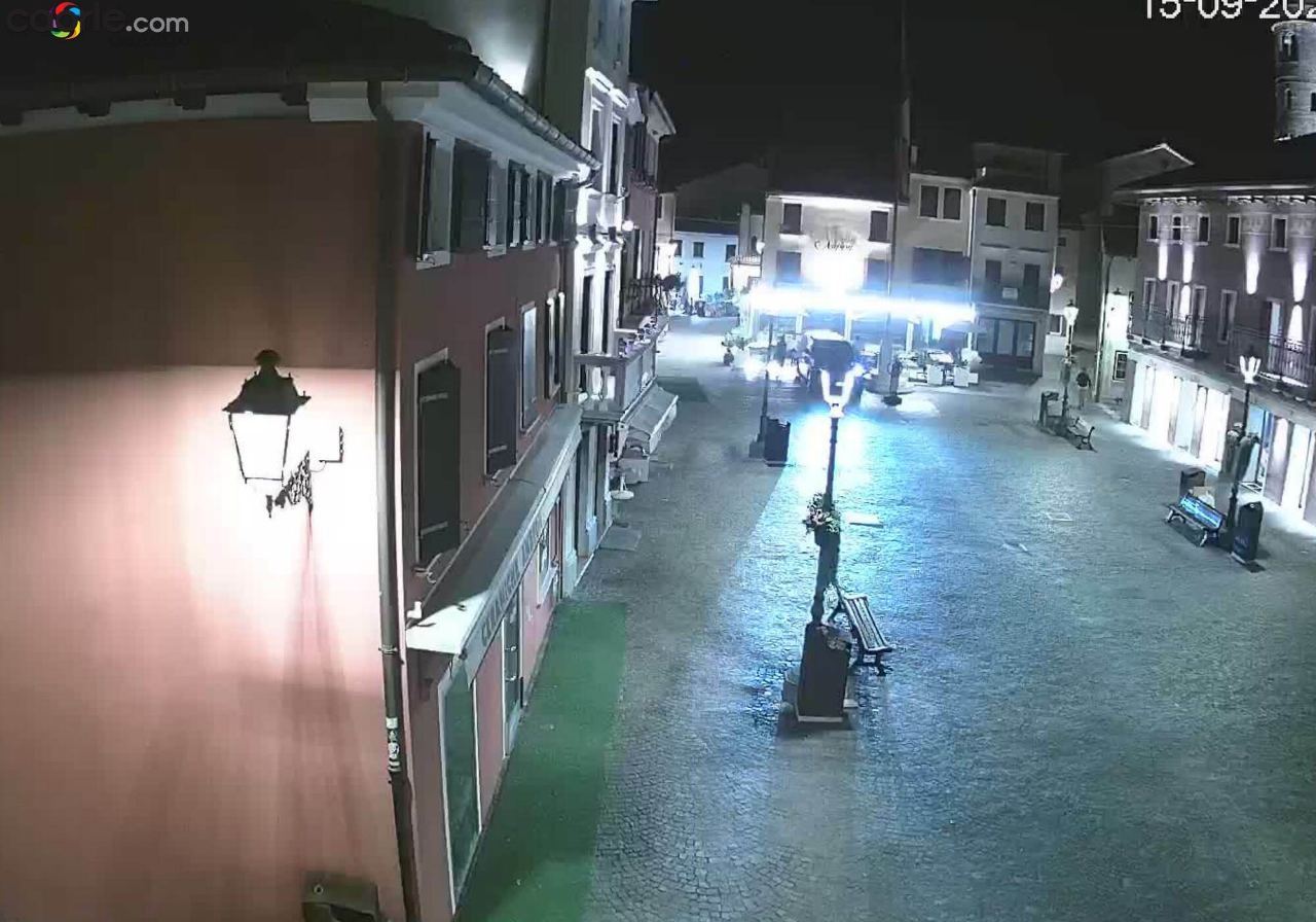 Webcam Caorle Piazza Pio X a Caorle in diretta: Centro storico, centro storico